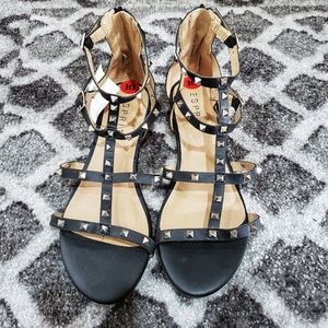 Trendy Rock Stud Black Sandals